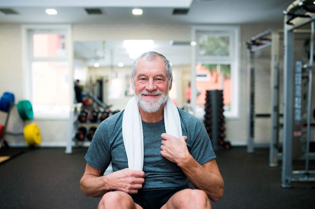ffitness anziano 50 anni fitness casa allenamento tapis dimagrire star bene wellness (2)
